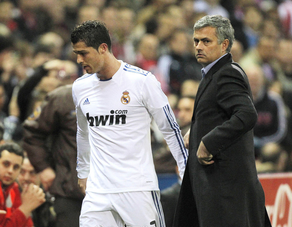  罗马客场惨败，穆里尼奥战术遭质疑  